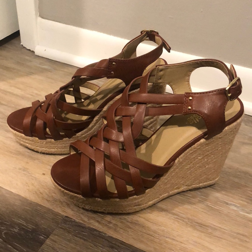 Brown wedges